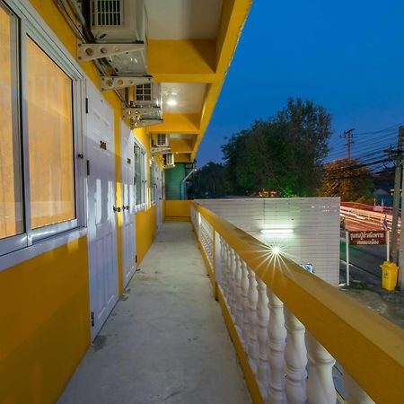 Take A Rest Donmuang Residence Банкок Екстериор снимка